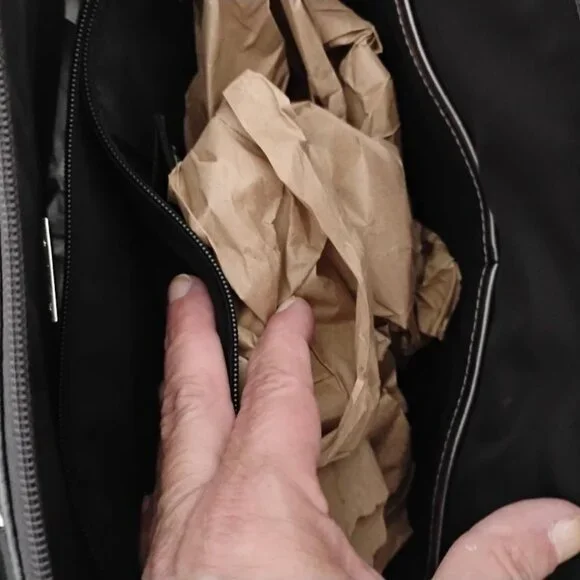 Gianni Bernini Crackled GunMetal Leather Hand/Crossbody Full Zip Around NWOT - Picture 5 of 11